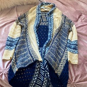 Cozy navy blue and cream cardigan😍